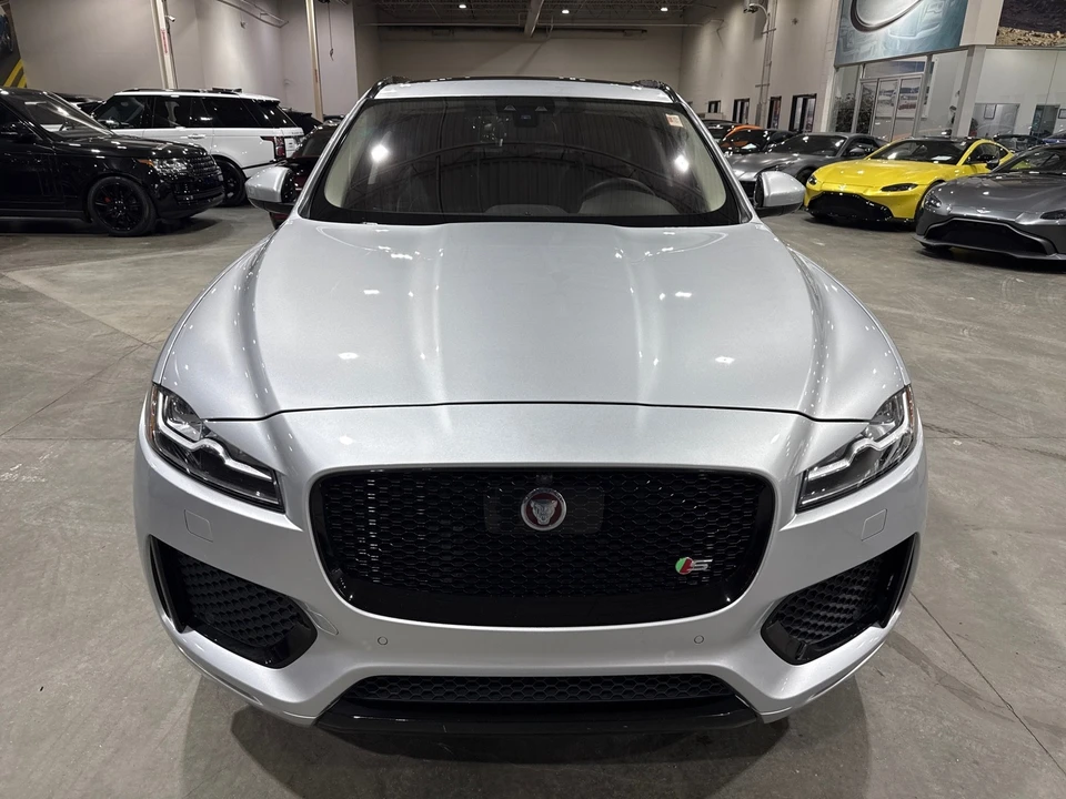 2017 Jaguar F-Pace - Image 2 of 12