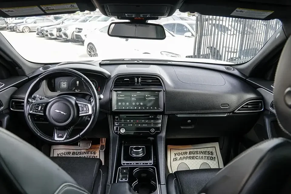2017 Jaguar F-Pace - Image 15 of 20