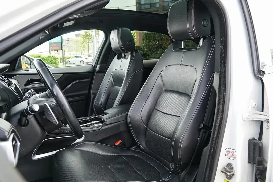 2017 Jaguar F-Pace - Image 13 of 20