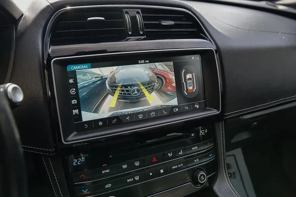 2017 Jaguar F-Pace - Image 20 of 20