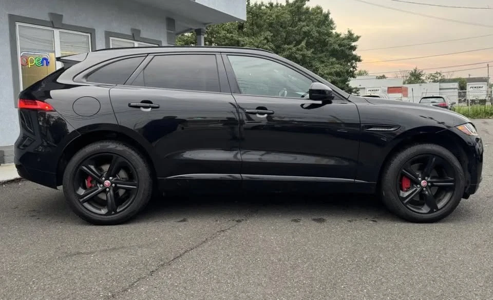 2017 Jaguar F-Pace - Image 8 of 18