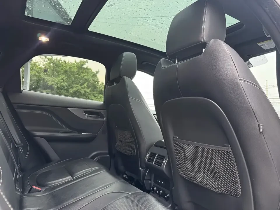2017 Jaguar F-Pace - Image 9 of 20
