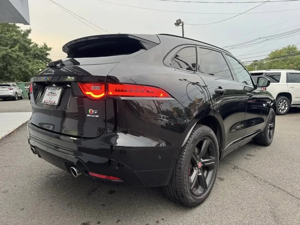 2017 Jaguar F-Pace - Image 7 of 18