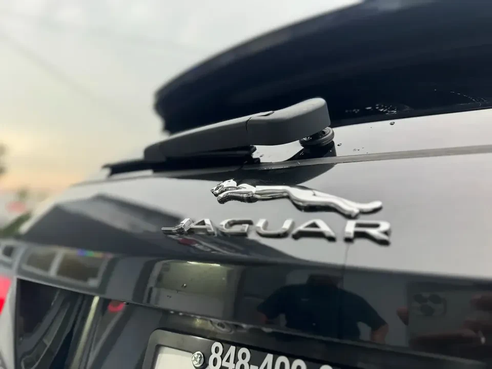 2017 Jaguar F-Pace - Image 2 of 20