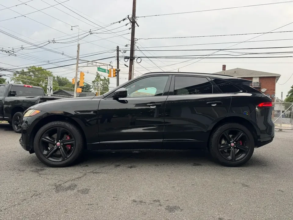 2017 Jaguar F-Pace - Image 3 of 20