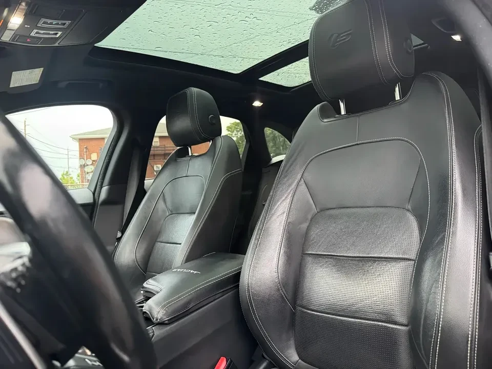 2017 Jaguar F-Pace - Image 9 of 20