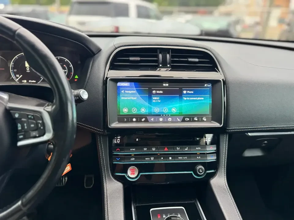2017 Jaguar F-Pace - Image 17 of 18
