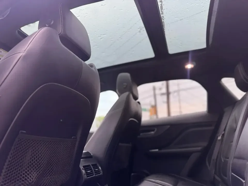 2017 Jaguar F-Pace - Image 7 of 20
