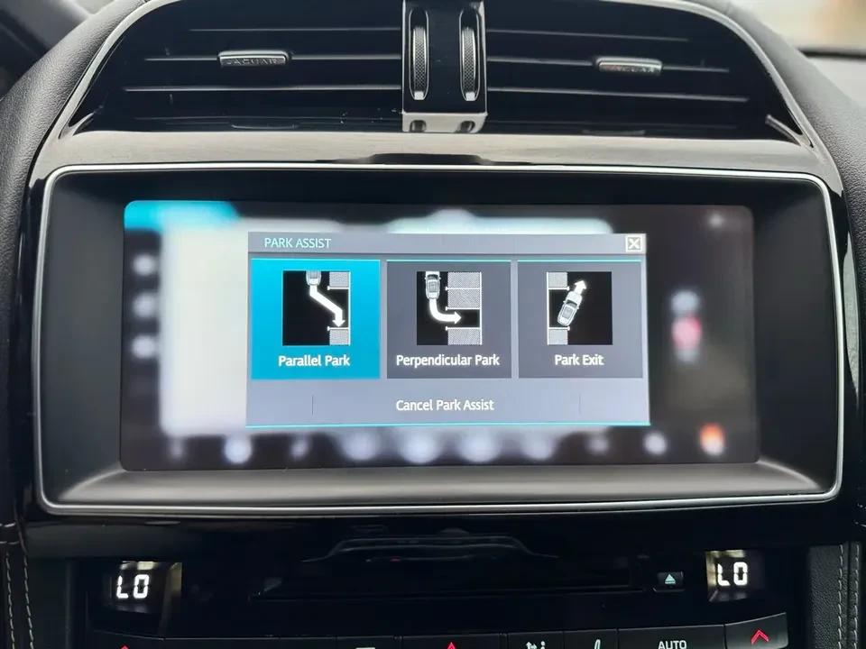 2017 Jaguar F-Pace - Image 17 of 20