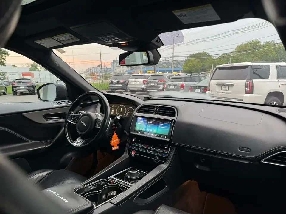 2017 Jaguar F-Pace - Image 11 of 20