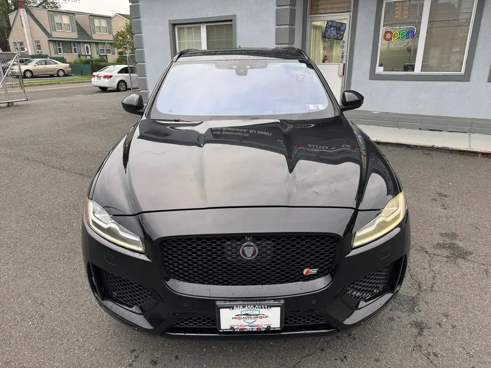 2017 Jaguar F-Pace - Image 2 of 20