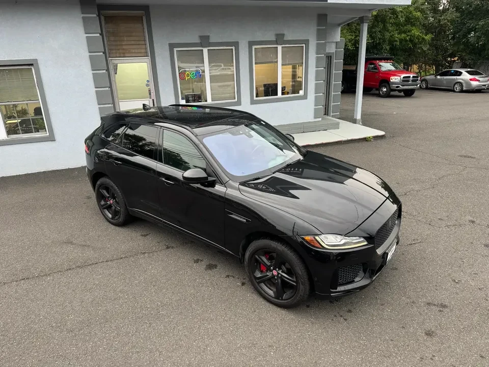 2017 Jaguar F-Pace - Image 7 of 20