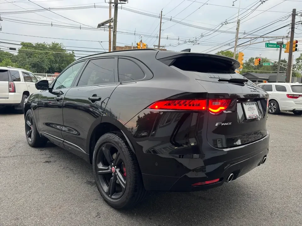 2017 Jaguar F-Pace - Image 4 of 20
