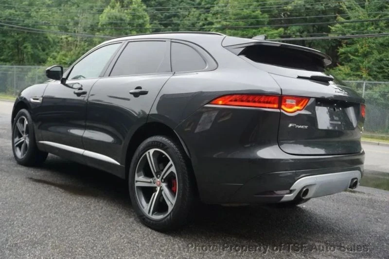 2017 Jaguar F-Pace - Image 5 of 12