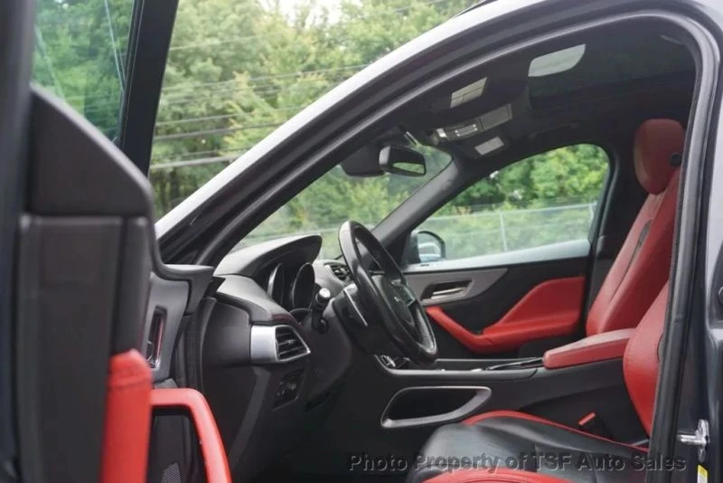 2017 Jaguar F-Pace - Image 10 of 12