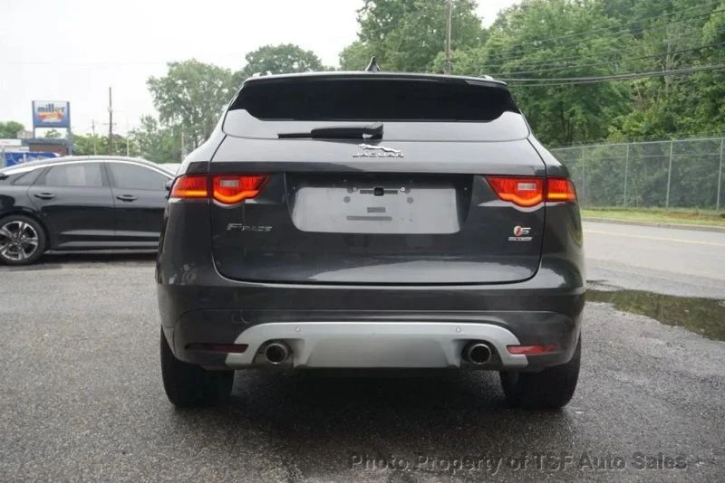 2017 Jaguar F-Pace - Image 6 of 12