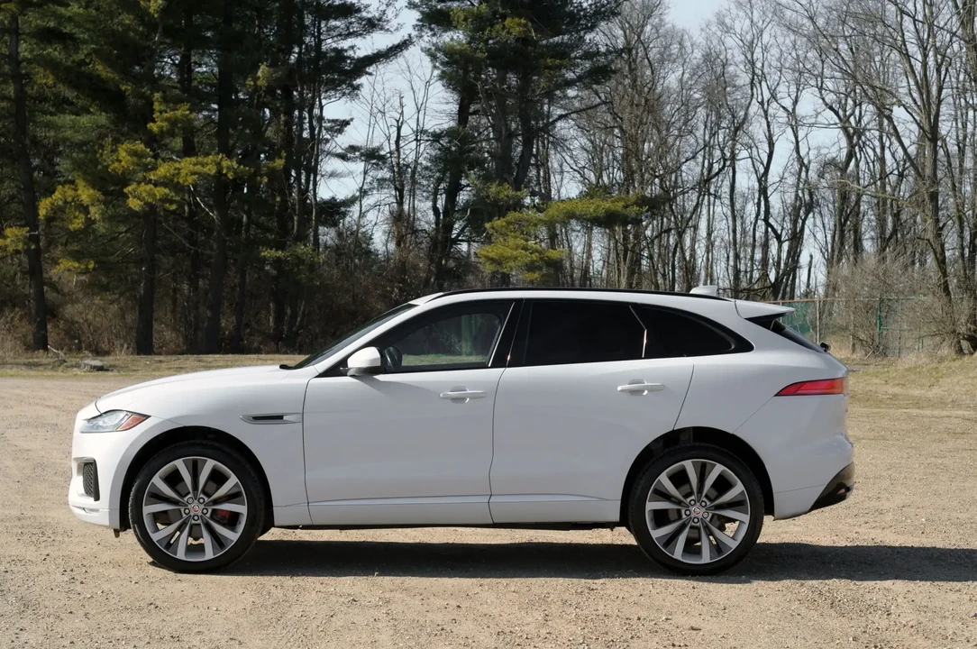 2017 Jaguar F-Pace - Image 4 of 6