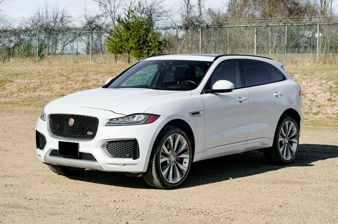 2017 Jaguar F-Pace - Image 2 of 6