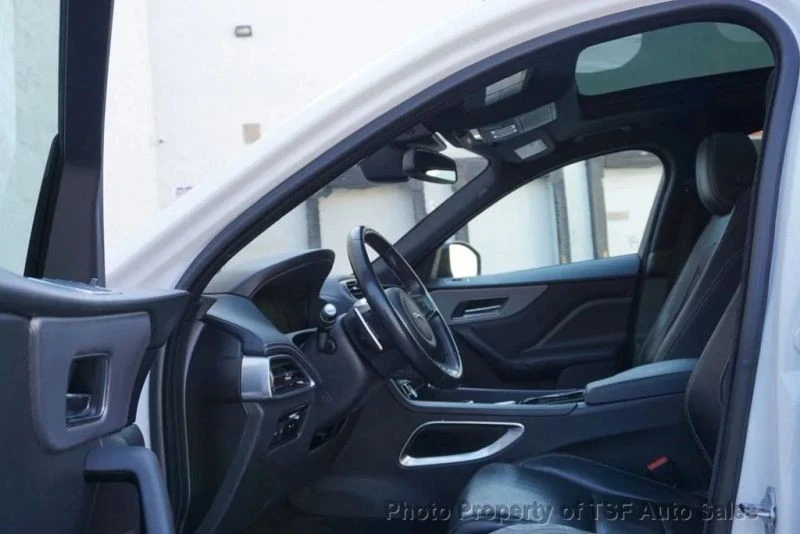 2017 Jaguar F-Pace - Image 10 of 12