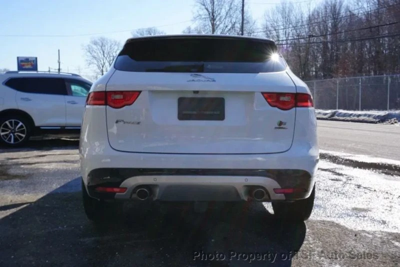 2017 Jaguar F-Pace - Image 6 of 12