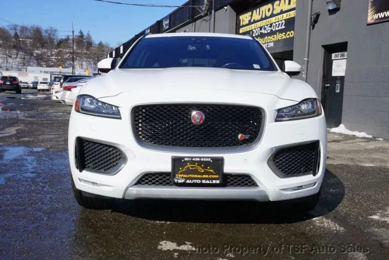 2017 Jaguar F-Pace - Image 2 of 12
