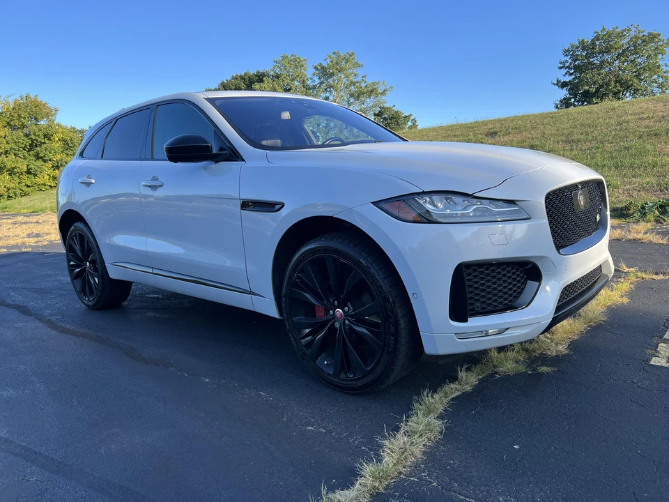 2017 Jaguar F-Pace - Image 21 of 31