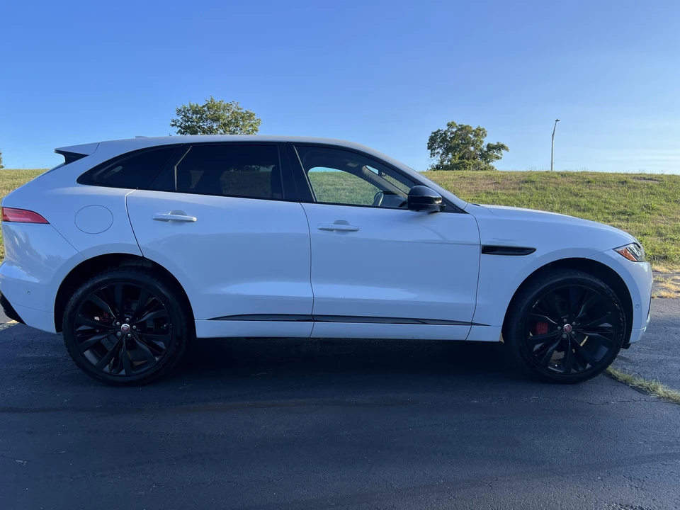 2017 Jaguar F-Pace - Image 19 of 31