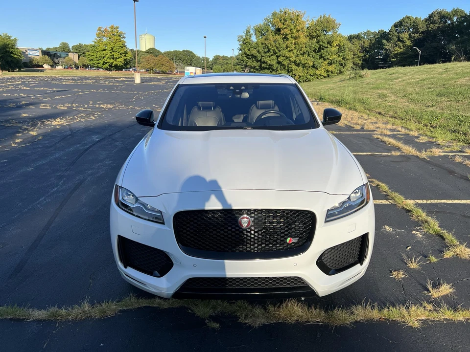 2017 Jaguar F-Pace - Image 14 of 31
