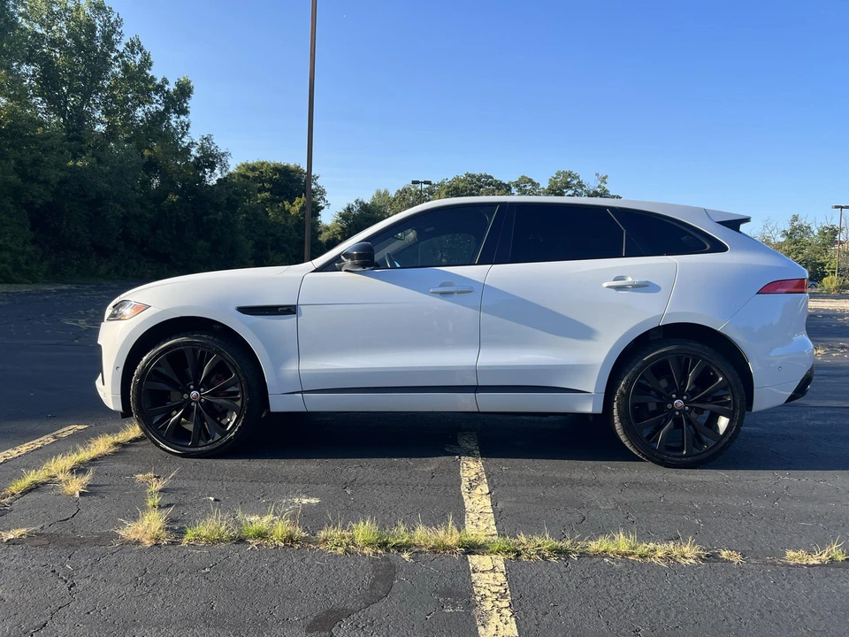 2017 Jaguar F-Pace - Image 17 of 31
