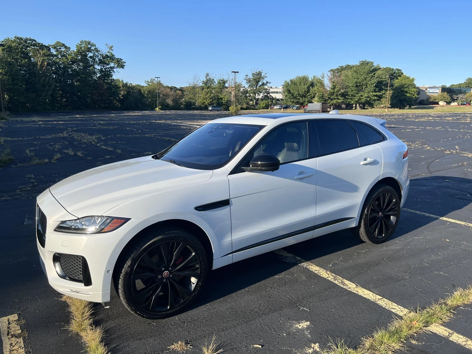 2017 Jaguar F-Pace - Image 16 of 31