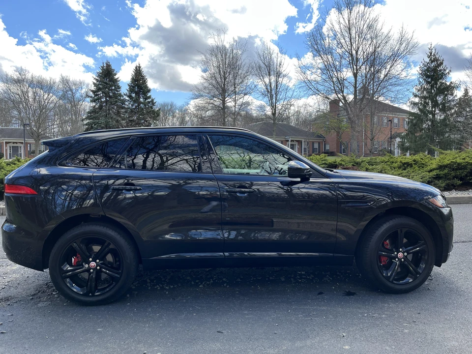 2017 Jaguar F-Pace - Image 13 of 31