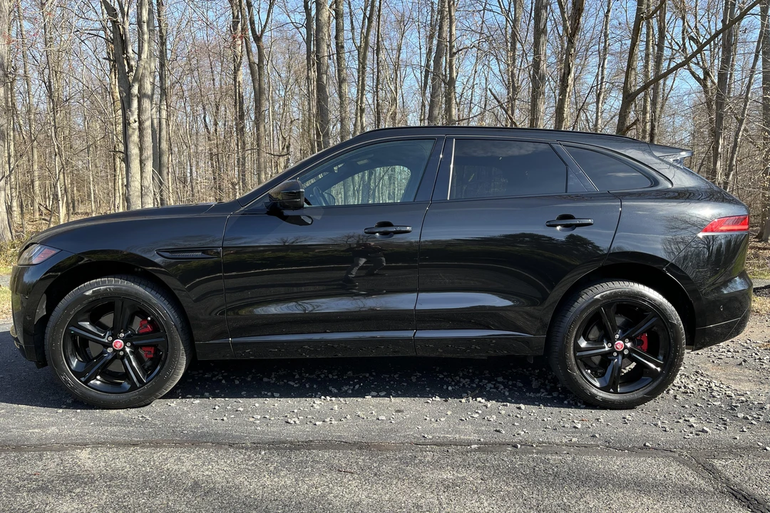 2017 Jaguar F-Pace - Image 3 of 31