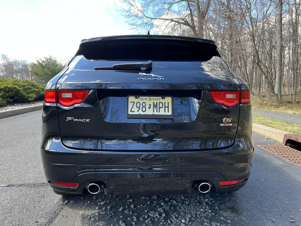 2017 Jaguar F-Pace - Image 10 of 31