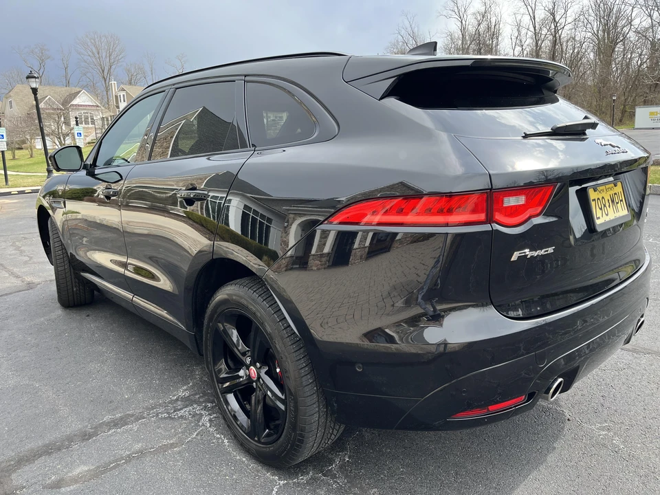 2017 Jaguar F-Pace - Image 8 of 31
