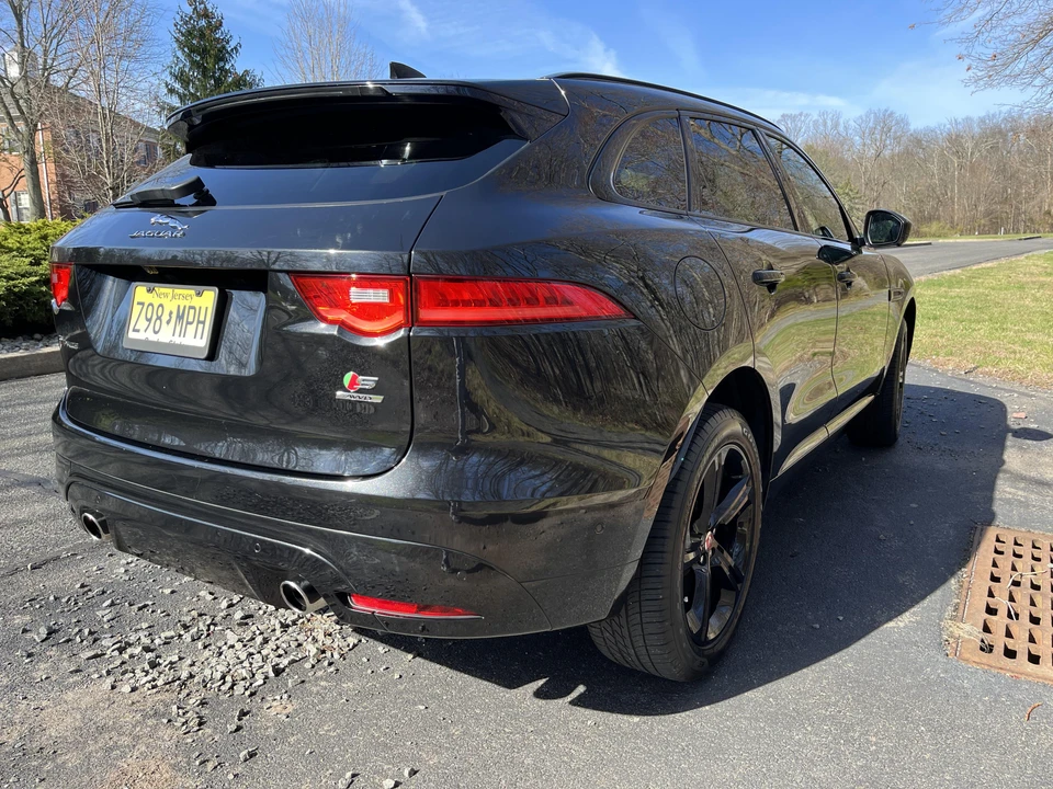 2017 Jaguar F-Pace - Image 11 of 31