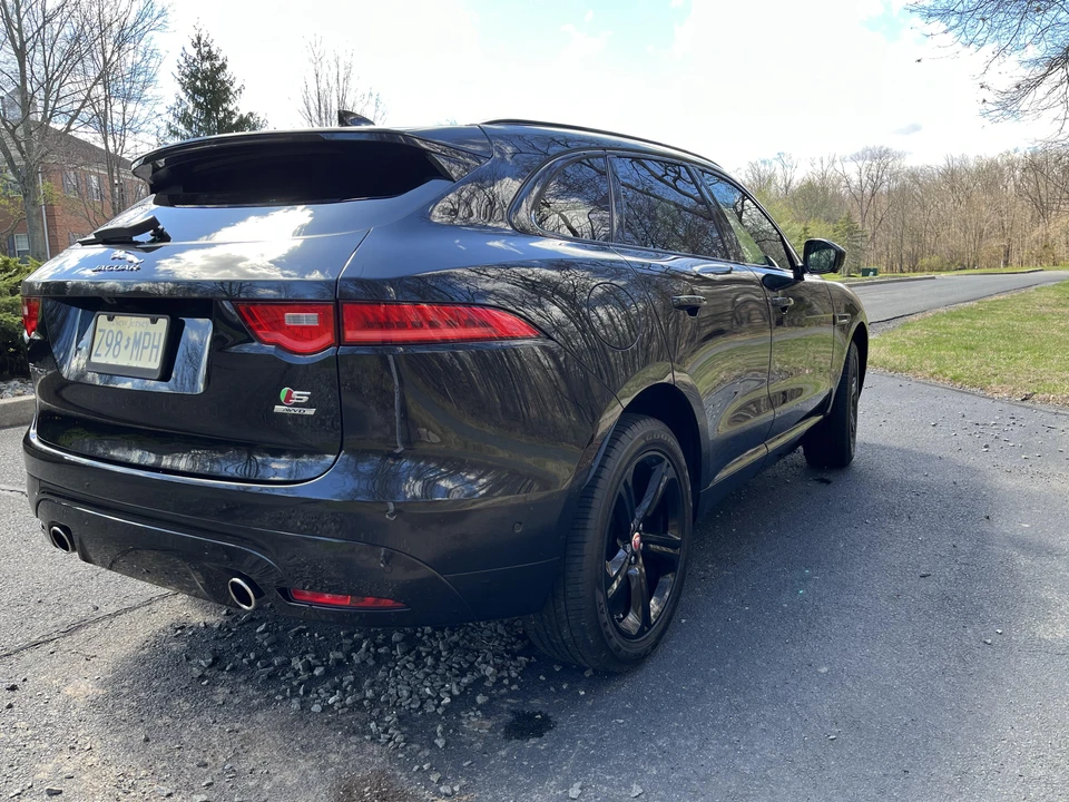 2017 Jaguar F-Pace - Image 12 of 31