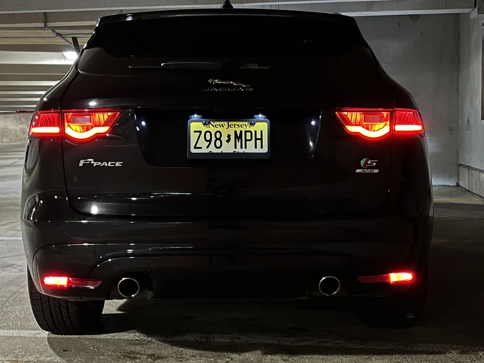 2017 Jaguar F-Pace - Image 15 of 31