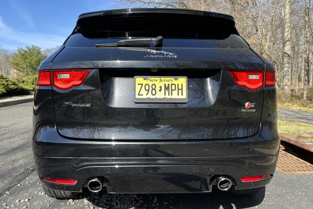 2017 Jaguar F-Pace - Image 5 of 31