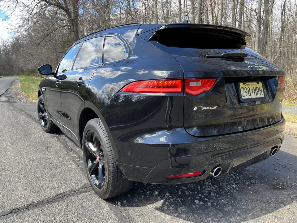 2017 Jaguar F-Pace - Image 9 of 31