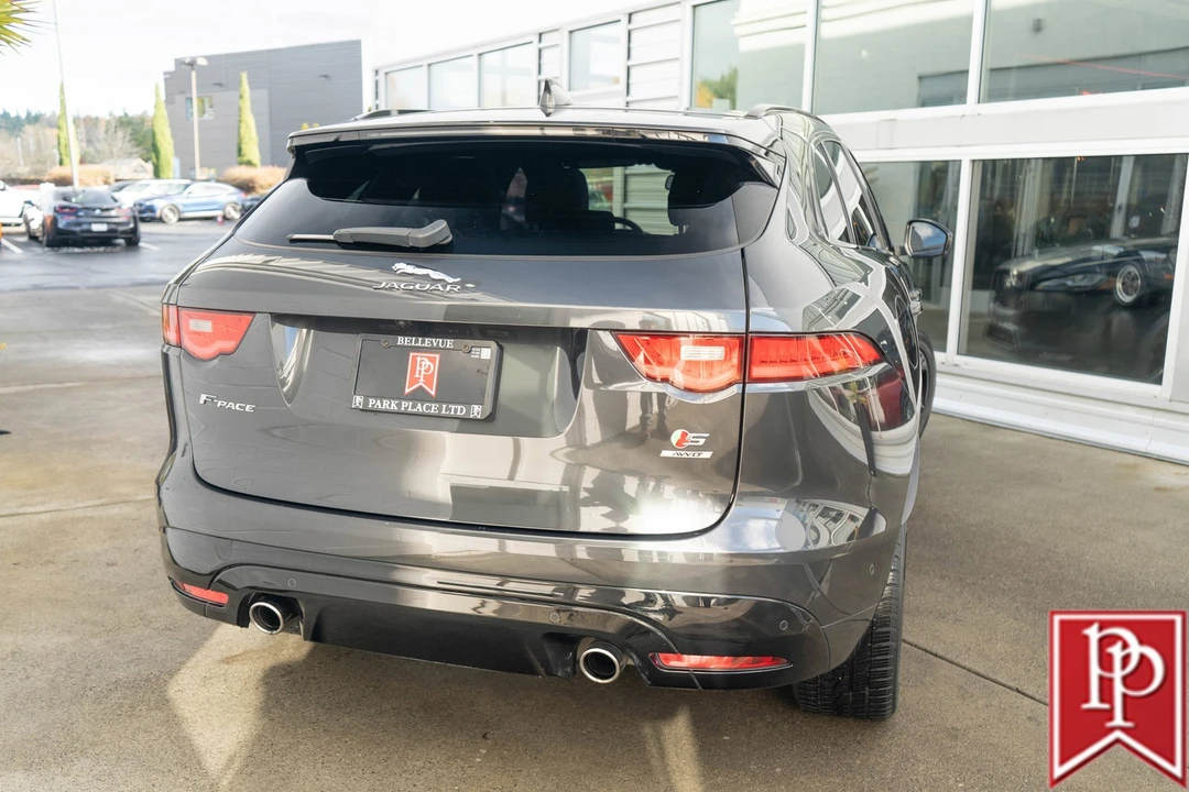 2017 Jaguar F-Pace - Image 5 of 21