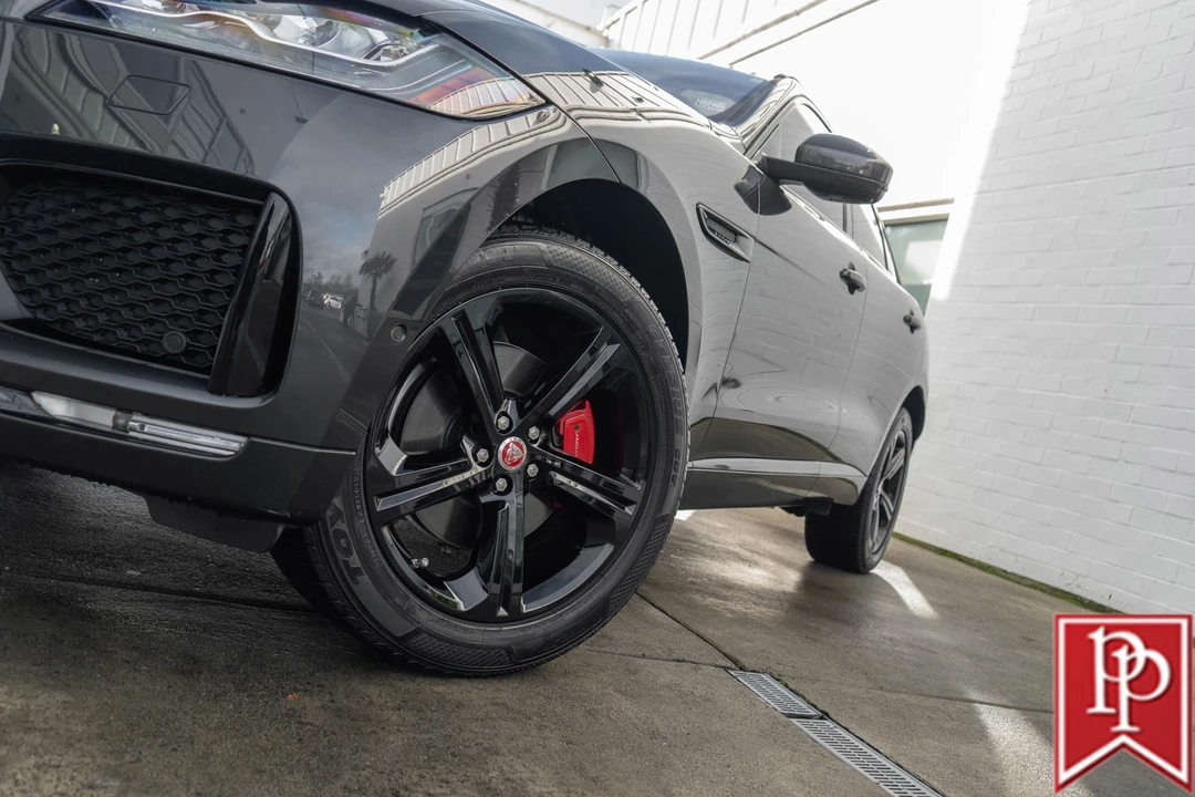2017 Jaguar F-Pace - Image 3 of 21