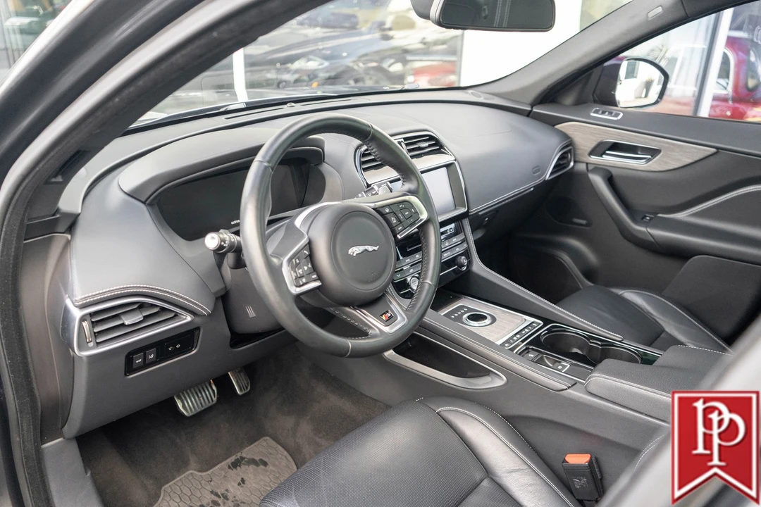 2017 Jaguar F-Pace - Image 7 of 21