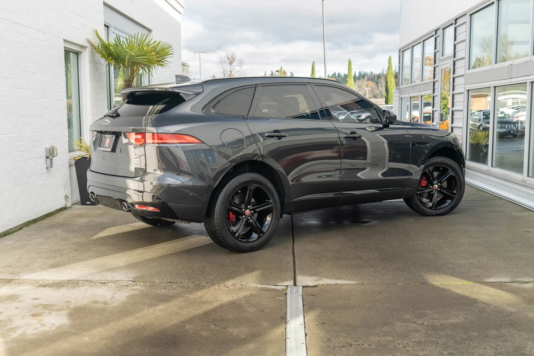 2017 Jaguar F-Pace - Image 6 of 21