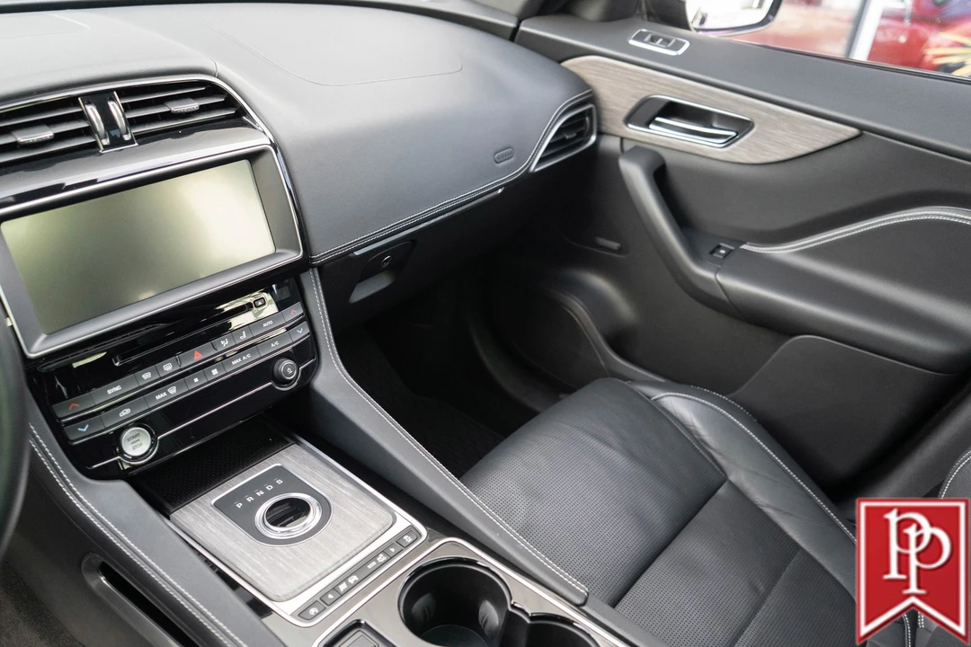 2017 Jaguar F-Pace - Image 16 of 21
