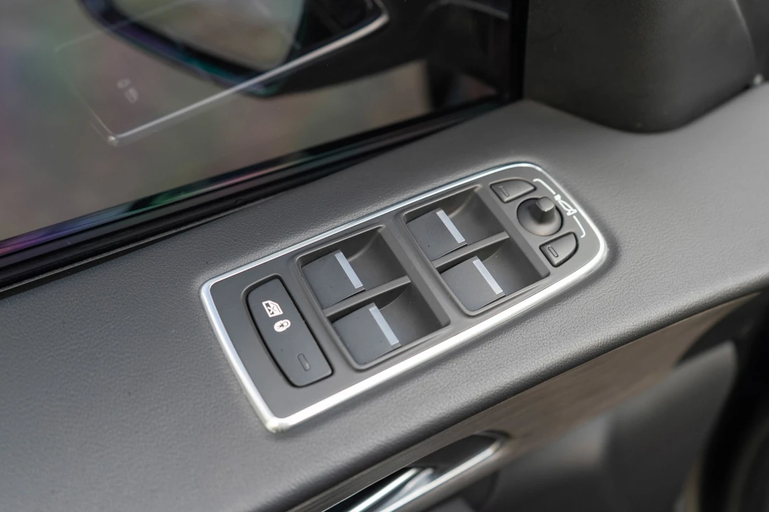 2017 Jaguar F-Pace - Image 11 of 21