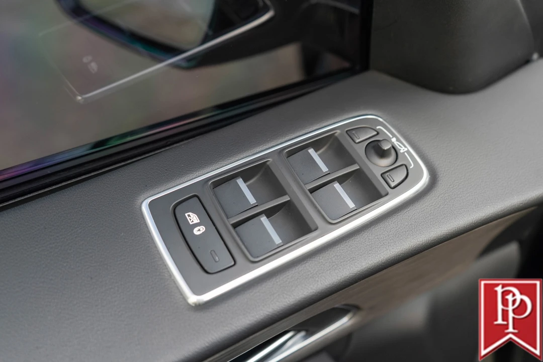 2017 Jaguar F-Pace - Image 11 of 21
