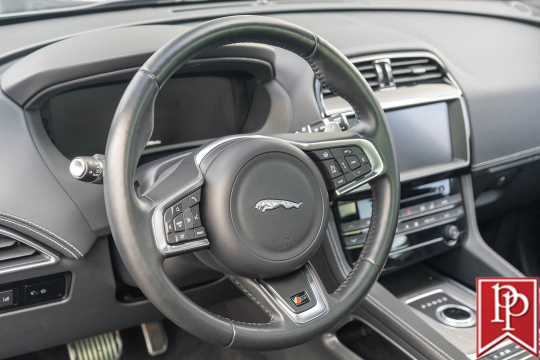 2017 Jaguar F-Pace - Image 13 of 21