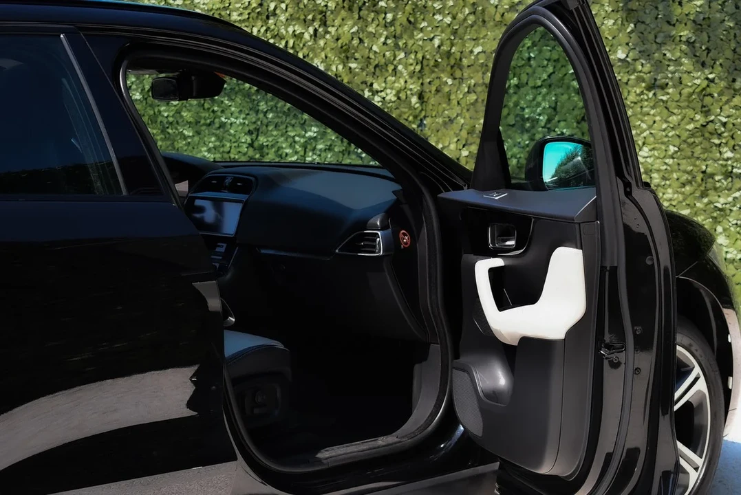 2017 Jaguar F-Pace - Image 29 of 30