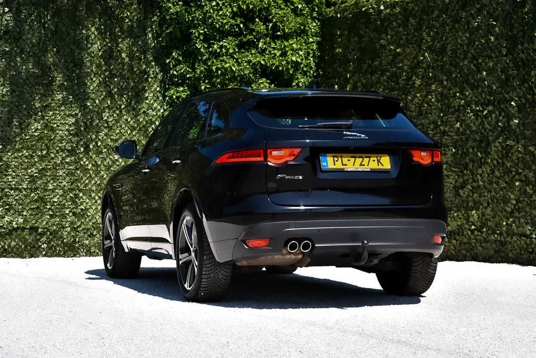 2017 Jaguar F-Pace - Image 13 of 30
