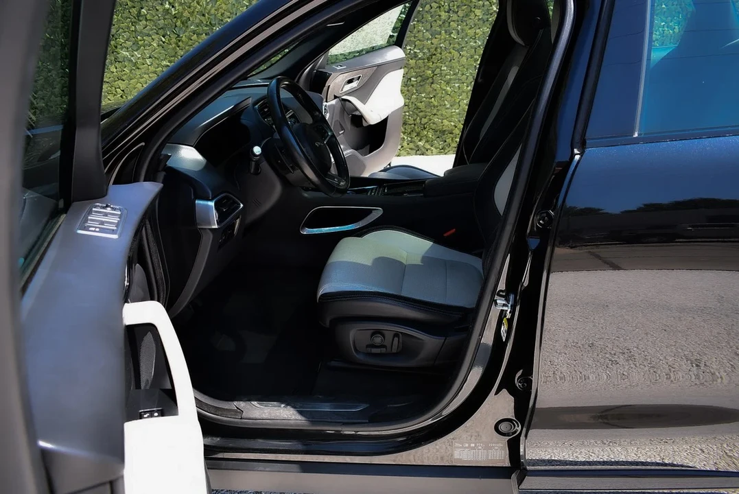 2017 Jaguar F-Pace - Image 17 of 30